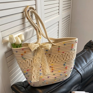 Sac Fourre-tout en Coton Tissé pour Femmes Grande Capacité Sac à Bandoulière de Plage Design Patchwork Avec Décoration de Nœud en Dentelle Sac à Main à la Mode
