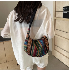 Sac bandoulière coloré tissé géométrique de style ethnique avec sangle réglable