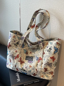 Vintage PU Jacquard Butterfly Tote Bag For Women Large Capacity Fashion Shoulder Bag Letter Patch Commuter Daily Handbag
