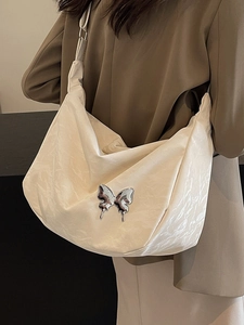 Sac à Épaule en Cuir PU Plissé pour Femmes Avec Papillon en Métal Sac Hobo Grande Capacité Sac Fourre-Tout Tendance Quotidien