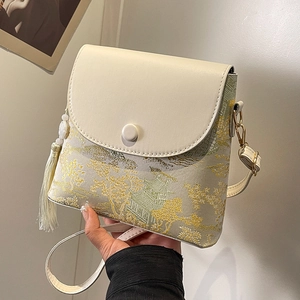 Sac à Épaule Jacquard pour Femmes Nouveau Style Chinois Cuir PU Épissé Motif de Paysage Sac Seau Bandoulière Avec Gland Mode