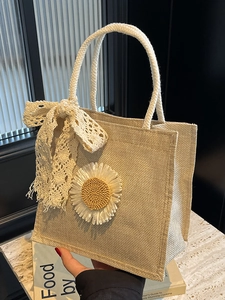 Sac à main tissé à la main avec grande fleur marguerite et nœud en dentelle chic