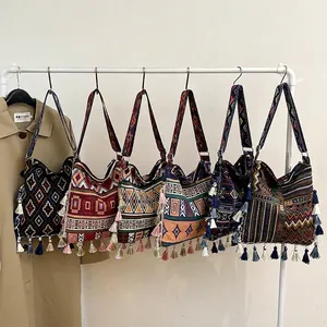 Bohemian Ethnic Tassel Canvas Shoulder Bag For Women Large Capacity Woven Jacquard Fringe Crossbody Bag Daily Travel Tote