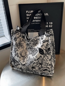 Cute knitted tote bag with floral and butterfly print for women's daily commute shopping