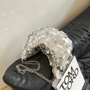 Sac demi-lune à paillettes argentées avec bandoulière chaîne, style soirée 2024