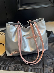 Women Large Capacity PU Leather Tote Bag Bow Decoration Heart Metal Accent Casual Shoulder Bag For School Commuting