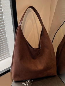 Brown suede tote bag with large capacity and minimalist retro shoulder strap design