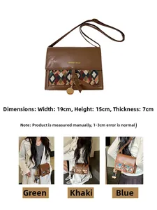 Detail view of retro crossbody bag dimensions 19x15x7cm with diamond woven pattern