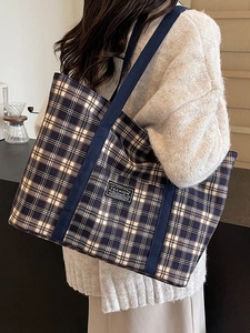 Grand sac cabas en toile à carreaux bleu et marron, idéal pour le travail et l'université