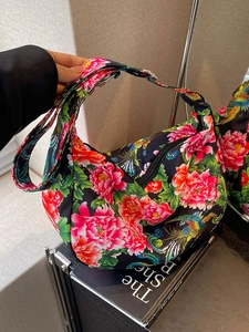 Oriental floral shoulder bag with peony patterns and adjustable strap for women