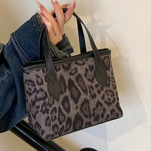 Borsa a Secchiello con Stampa Leopardata Moda Donna Borsa a Tracolla in Pelle PU Borsa a Mano Trendy Versatile Accessorio Autunno Inverno