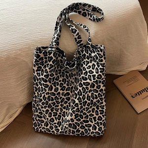 Large capacity leopard print canvas tote bag for women with wide shoulder straps