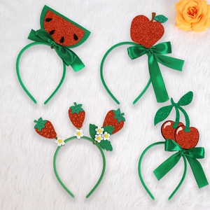 Glitzernde Stirnbänder mit Früchtemotiven wie Erdbeere und Wassermelone für Kinderpartys
