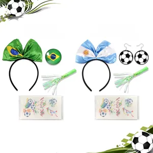 Ensemble de fan détaillé avec bandeaux drapeaux, badges, boucles d'oreilles et sifflet