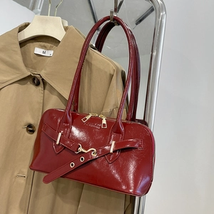 Retro burgundy shell-shaped leather handbag for women with shiny gold hardware accents