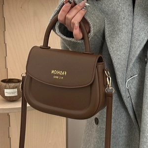 Fashion PU Leather Saddle Shoulder Bag for Women Versatile Small Crossbody Handbag with Top Handle and Adjustable Strap