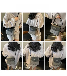 Vues multiples d'un mini sac à bandoulière avec nœud porté par un mannequin