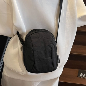 Mini Sac Bandoulière Mode Pour Hommes Femmes Léger Toile Plissée Sac À Épaule Street Trends Petit Étui Téléphone Voyage