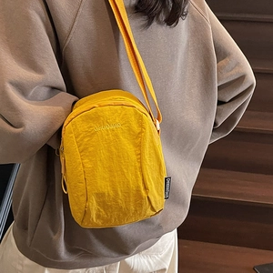 Sac à bandoulière en nylon jaune vif tendance pour hommes et femmes avec sangle réglable