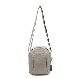 Sac à bandoulière en nylon gris clair minimaliste avec sangle réglable pour hommes et femmes