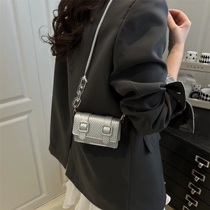 Fashion Women PU Mini Shoulder Bag Acrylic Chain Carbon Fiber Texture Crossbody Square Underarm Bag For Daily Party
