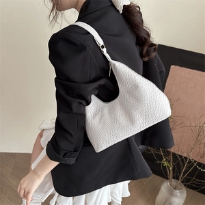 Fashion 2025 Retro Woven PU Leather Underarm Bag For Women Minimalist Solid Color Hobo Shoulder Bag Everyday Handbag