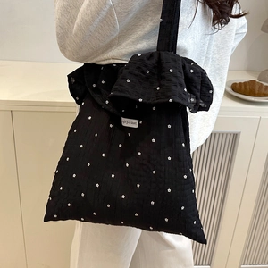 Women Canvas Floral Tote Bag With Ruffle Edge Seersucker Texture Large Capacity Shoulder Bag Fairy Style Summer Beach Handbag