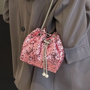 Borsa a secchiello rosa con paillettes per donna con catena argento e dettagli in perle