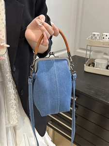 Sac médecin rétro en denim avec surpiqûres et poignée en cuir pour femmes