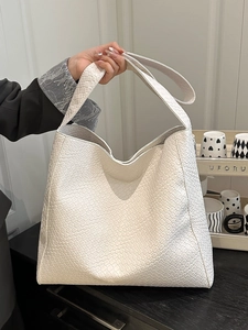Sac Fourre-tout en Cuir PU à Texture Tissée de Grande Capacité pour Femmes Sac à Épaule Minimaliste Couleur Unie Sac Seau Décontracté