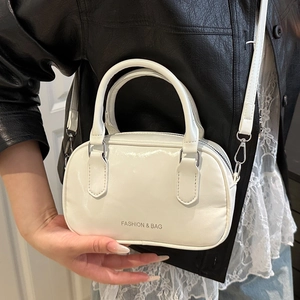 Borsa a mano bianca in pelle sintetica con stampa Fashion & Bag e tracolla rimovibile