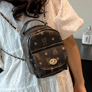 Mini Sac à Dos de Mode pour Femmes Imprimé Ours Motif Losange en Cuir PU Petit Sac à Épaule avec Fermoir en Métal