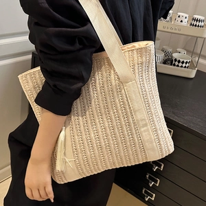 Large Capacity Straw Woven Shoulder Bag For Women Summer Beach Vacation Tote Bag With Tassel Chic Casual Underarm Bag