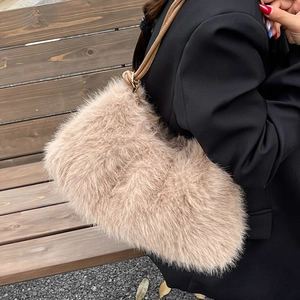 Women Faux Fur Bucket Bag Large Capacity Plush High-End Sense Commuting Shoulder Crossbody Bag For Autumn Winter Solid Color Fashion Jewelry