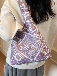 Borsa tote stile etnico con motivo jacquard geometrico viola e tracolla larga