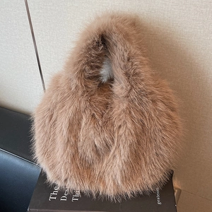 Sac à main en fourrure synthétique marron pour femme avec texture douce et pelucheuse