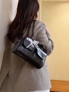 Vintage Glossy PU Leather Tote Bag For Women With Double Front Pockets Retro Shoulder Handbag Artificial Pearl Heart Charm Daily Bag