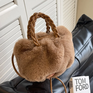 Sac à Épaule en Fausse Fourrure Peluche pour Femmes Poignée Tressée Sac Nuage Couleur Unie Sac à Main Avec Bandoulière Mode Automne Hiver