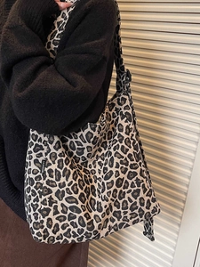 Large leopard print tote bag in premium canvas fabric for women fashion shoulder wear