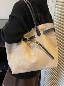 Minimalistische beige Wildleder-Einkaufstasche mit großem Fassungsvermögen und Trägern