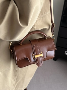 Petit sac à bandoulière carré marron rétro pour femme avec poignée et sangle réglable