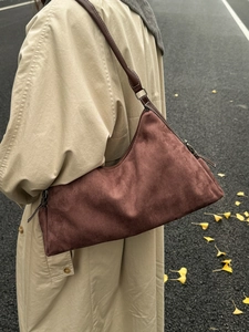 Borsa a spalla vintage in pelle smerigliata marrone scuro da donna con grande capacità e zip