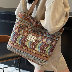 Bohemian large capacity jacquard tote bag with ethnic patterns and shoulder straps