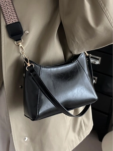 Sac Sous le Bras en Cuir PU à la Mode pour Femmes Sac à Épaule Grande Capacité Sac Hobo Brillant Vintage Français Sac Bandoulière