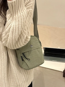 Damen Fashion Nylon Umhängetasche Minimalistisch Leicht Klein Schultertasche Mit Verstellbarem Riemen Reißverschluss Vielseitige Handtasche