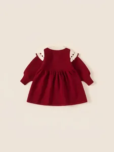 Robe rouge festive en tricot pour filles avec col volanté blanc et manches épaisses