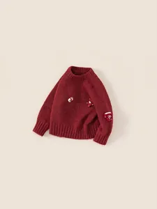 Pull enfant chaud bordeaux en grosse maille avec broderie festive et col rond classique