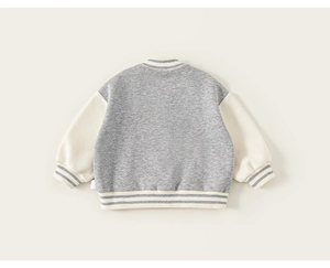 Vue arrière du blouson baseball enfant avec patchwork gris et beige et bords rayés