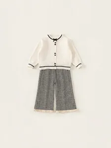 Mädchen Strickjacke in Creme mit Herzknöpfen und gestreifter Hose im Set für Kinder