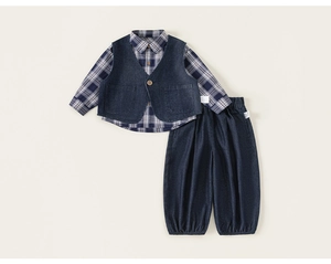 Ensemble 3 pièces enfant avec chemise à carreaux, gilet marine et pantalon en denim